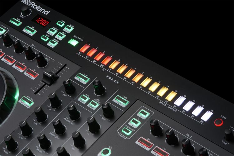 ROLAND DJ-505 Gelişmiş DJ Kontrolcüsü