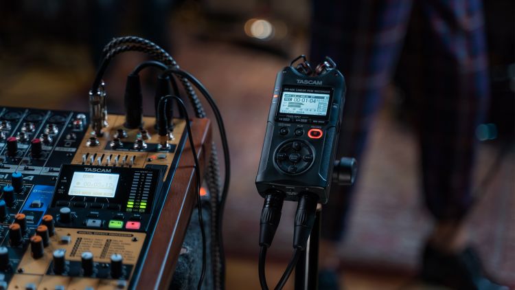 TASCAM DR-40X / Profesyonel El Kayıt Cihazı